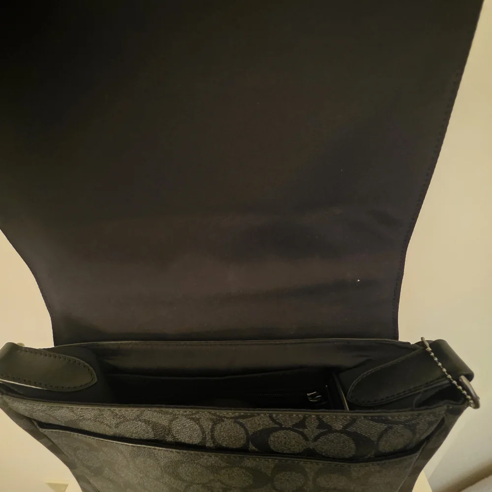 Coach Black Men's Messenger Bag - Picture 6 of 7